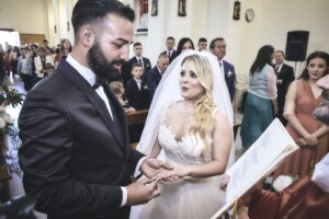 Sorrisi e amore tra Diego e Francesca nel giorno più importante