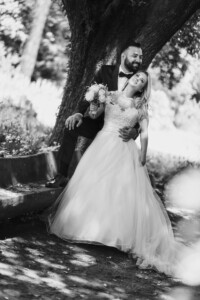 Sorrisi e amore tra Daniele e Sharon nel giorno più importante