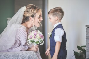 Sorrisi e amore tra Diego e Francesca nel giorno più importante