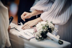 Sorrisi e amore tra Diego e Francesca nel giorno più importante