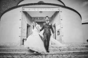 Sorrisi e amore tra Lorena e Luca nel giorno più importante