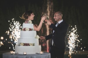 Sorrisi e amore tra Serena e Simone nel giorno più importante