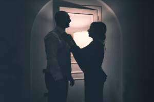 Sorrisi e amore tra Serena e Simone nel giorno più importante