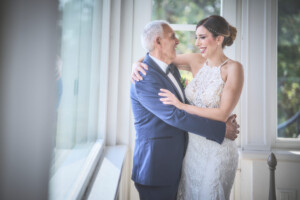 Sorrisi e amore tra Serena e Simone nel giorno più importante