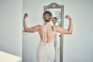 Sorrisi e amore tra Serena e Simone nel giorno più importante