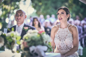 Sorrisi e amore tra Serena e Simone nel giorno più importante