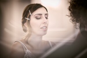 Sorrisi e amore tra Serena e Simone nel giorno più importante