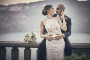 Sorrisi e amore tra Serena e Simone nel giorno più importante