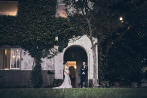 Sorrisi e amore tra Serena e Simone nel giorno più importante