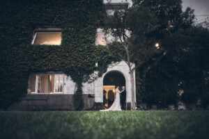 Sorrisi e amore tra Serena e Simone nel giorno più importante