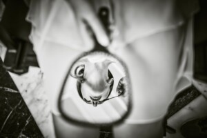 Sorrisi e amore tra Serena e Simone nel giorno più importante