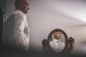 Sorrisi e amore tra Serena e Simone nel giorno più importante