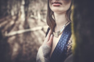 Collezione Wood indossata, ispirazione bosco