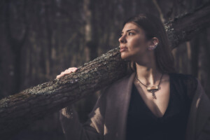 Collezione Wood indossata, ispirazione bosco