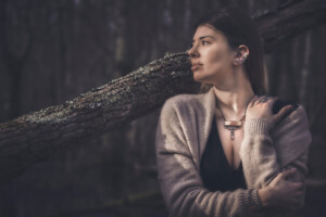 Collezione Wood indossata, ispirazione bosco